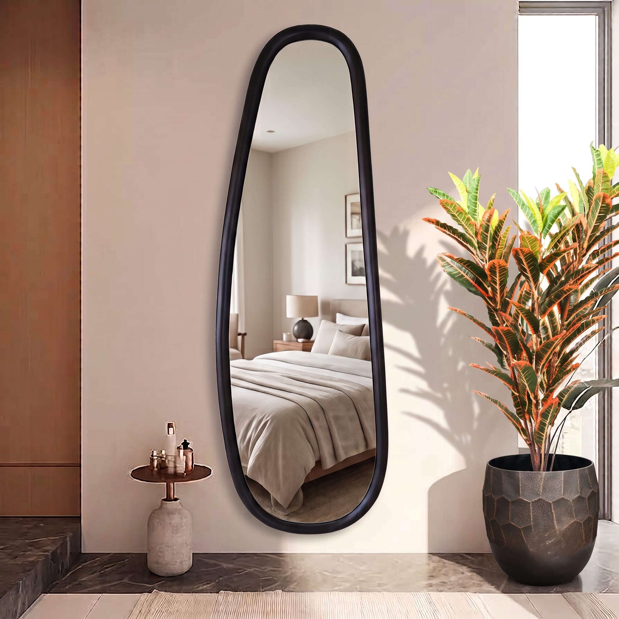 Capsule Mirror