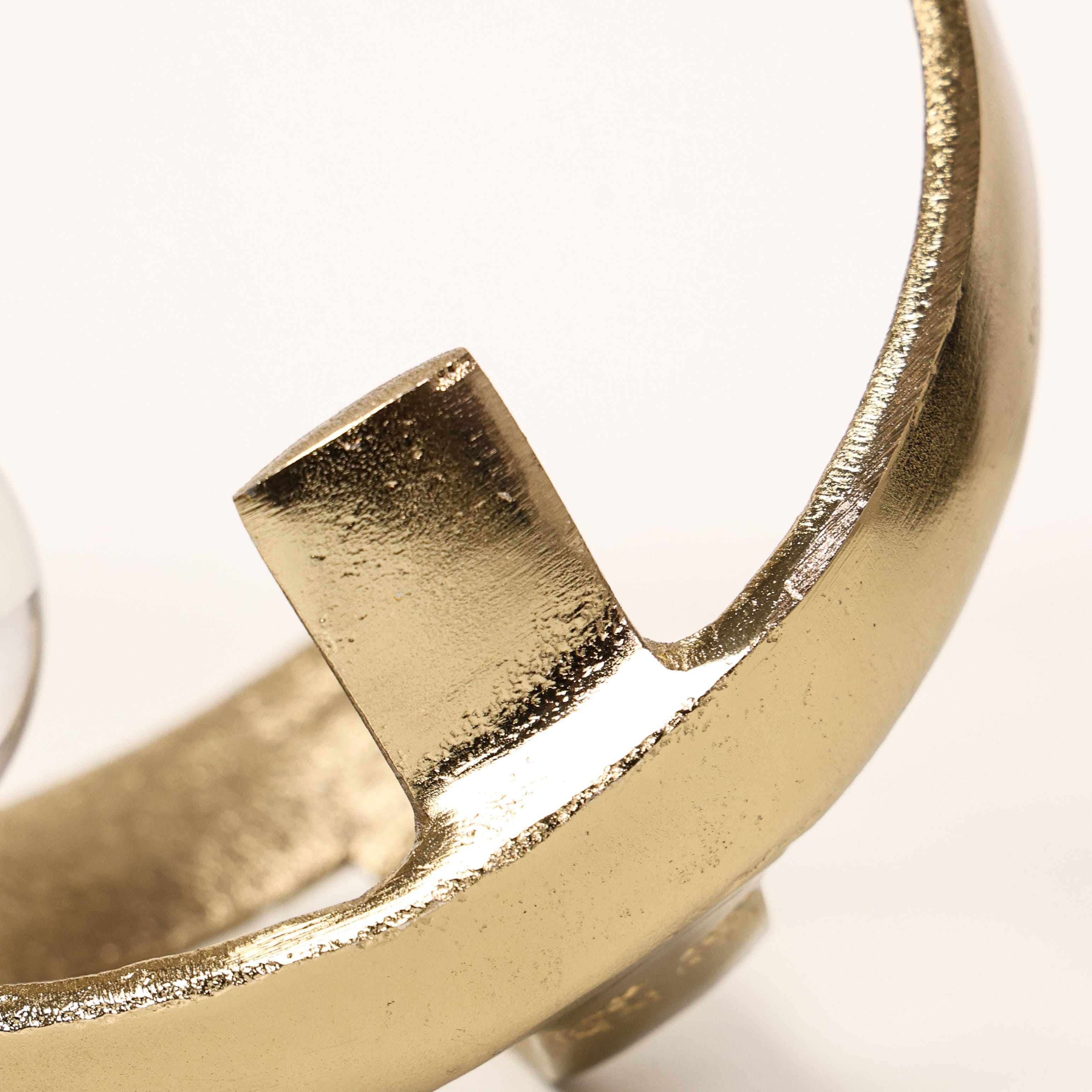 Modern Geometric Ring Décor
